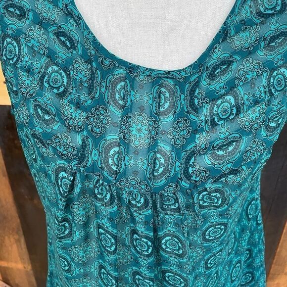 LOFT sheer sleeveless top with pleated front - Picture 2 of 6